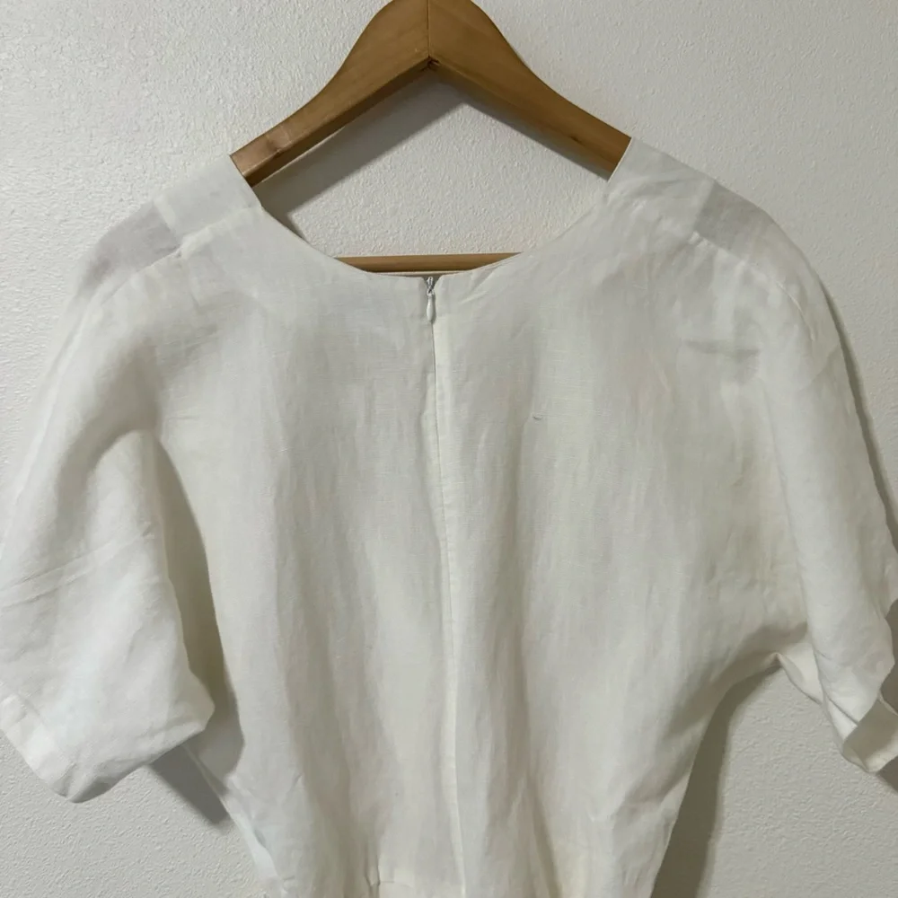 Urban Outfitters UO Ruby Linen Surplice Jumpsuit White Waist Tie Pockets NWT-6 - Picture 7 of 10